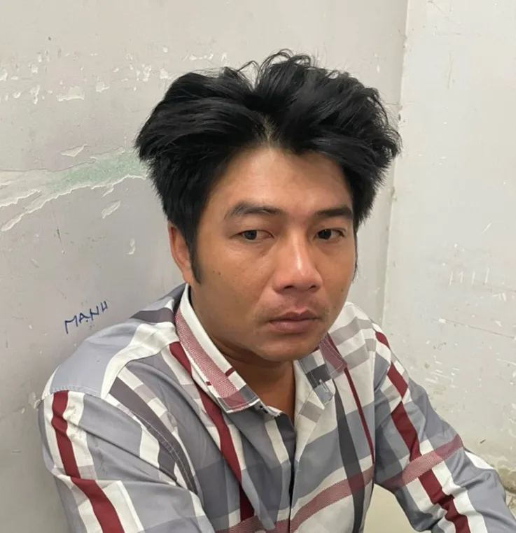 Nâu đang lẩn trốn ở quận 7, TP.HCM thì bị công an bắt giữ. Ảnh: CA