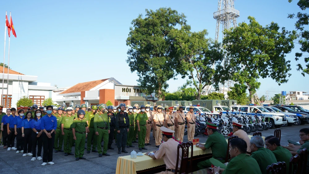 Quang cảnh buổi lễ ra quân. Ảnh: TP