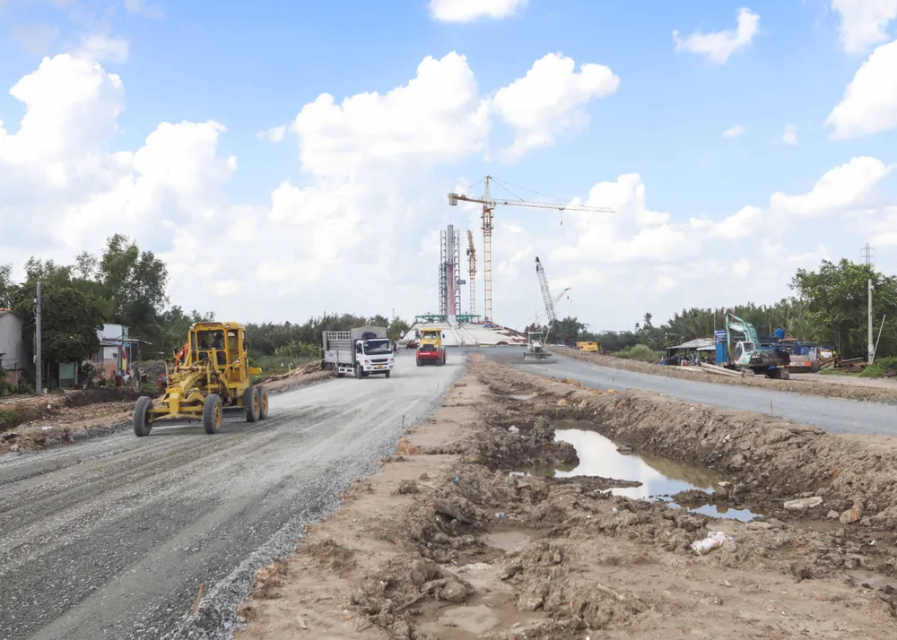 Công trình được khởi công vào ngày 11-12-2021, nằm trên địa bàn TP Tân An, điểm đầu giao với ĐT.827B (đường Nguyễn Thông, TP.Tân An) và điểm cuối tại nút giao ngã 5 Tân Trụ (giao QL.1 với ĐT833, trước vòng xoay Nghĩa trang liệt sĩ tỉnh). Công trình được khởi công vào ngày 11-12-2021, nằm trên địa bàn TP Tân An, điểm đầu giao với ĐT.827B (đường Nguyễn Thông, TP.Tân An) và điểm cuối tại nút giao ngã 5 Tân Trụ (giao QL.1 với ĐT833, trước vòng xoay Nghĩa trang liệt sĩ tỉnh).