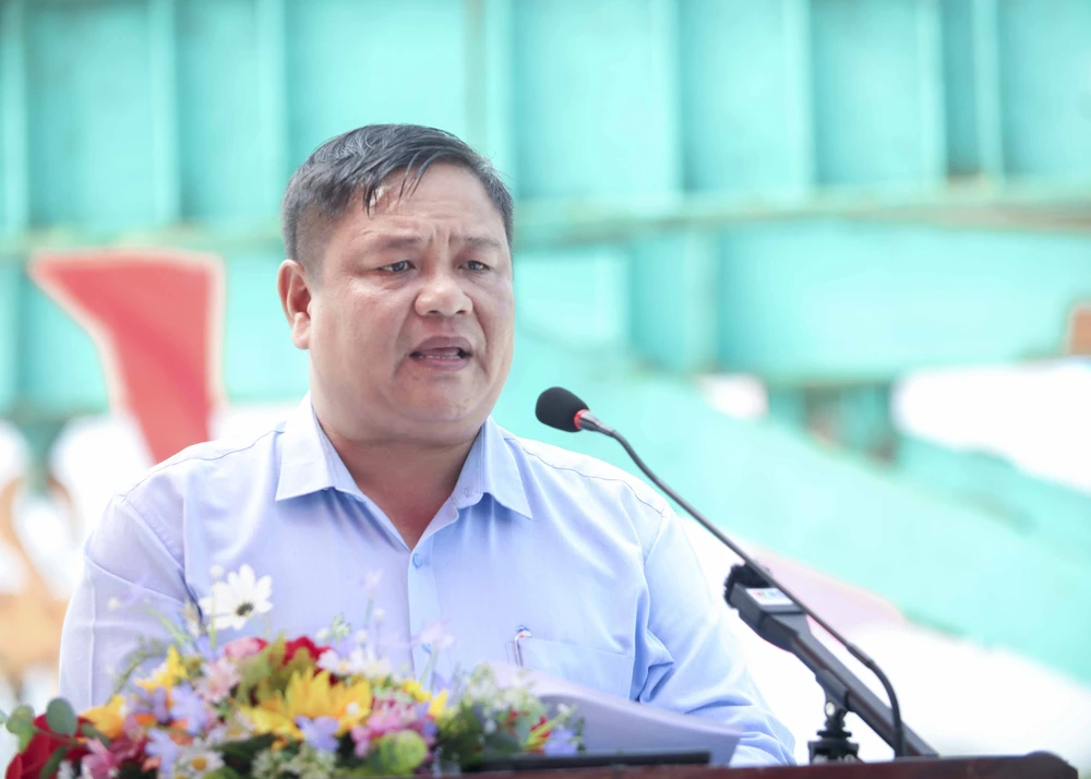 Giám đốc Sở Giao thông Vận tải - Đặng Hoàng Tuấn phát biểu tại lễ hợp long. Ảnh: HUỲNH DU