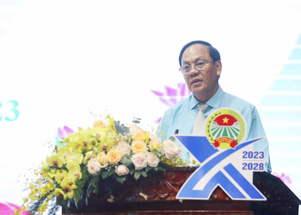 Ông Lê Văn Hùng, Chủ tịch Hội Nông dân tỉnh Long An phát biểu khai mạc Đại hội. Ảnh:HD IMG_3287.JPG