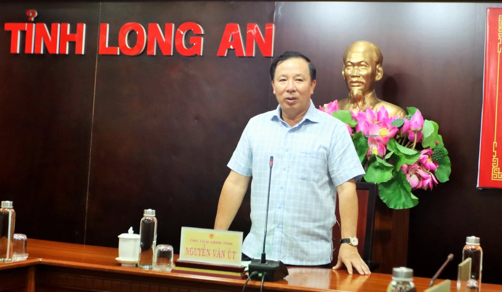 Long An Khen thưởng lực lượng công an bắt giữ nghi can bắt cóc bé gái 3 tuổi (2).JPG