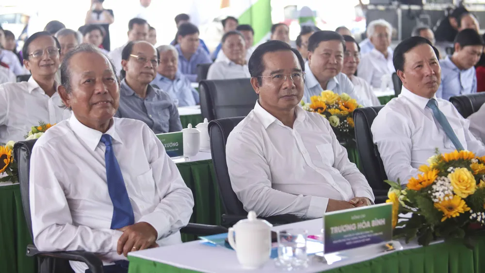 Đại biểu tham dự buổi Lễ khởi công xây dựng Trường THPT Võ Văn Tần. Ảnh: HUỲNH DU Khởi công trường THPT Võ Văn Tần (6).JPG
