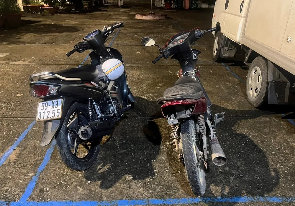 Hai xe máy mà Sơn và Tâm trộm được. Ảnh: CA trộm xe máy 1.jpg