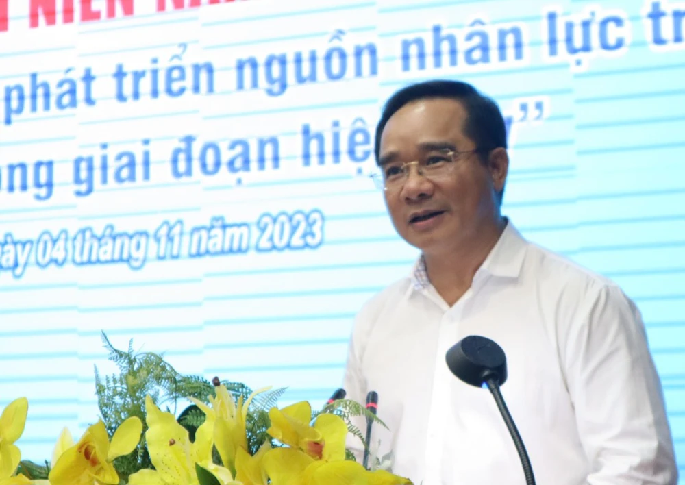 Ông Nguyễn Văn Được, Bí thư Tỉnh ủy Long An phát biểu tại buổi đối thoại. Ảnh: HD Long An thanh niên đối thoại (3).jpg