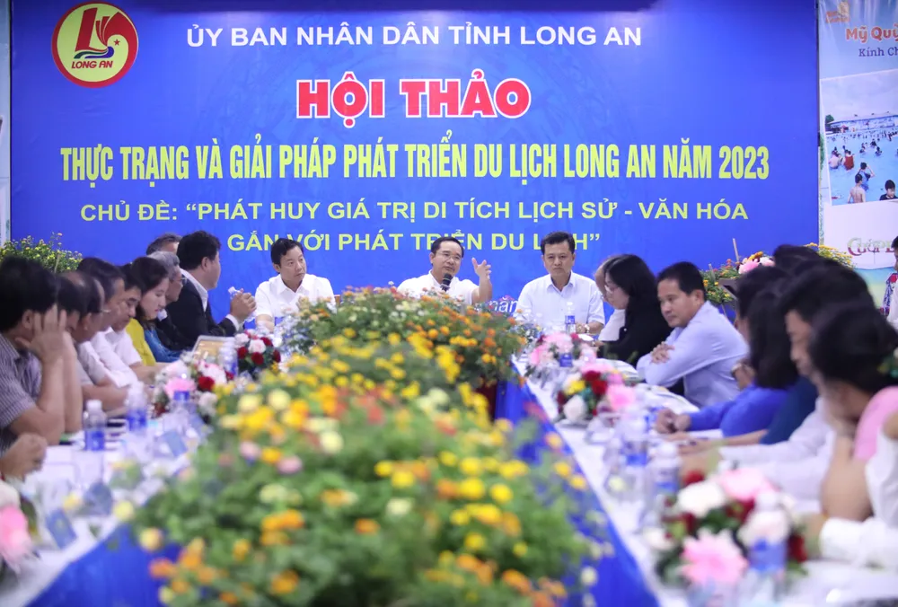 Hội thảo có sự tham gia của các chuyên gia, doanh nghiệp du lịch trong và ngoài tỉnh. Ảnh:HD Du lịch Long An (5).JPG