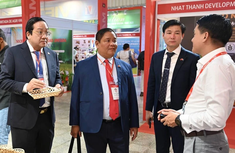 Long An xúc tiến đầu tư với Cuba và Hoa Kỳ 1 (3).jpg