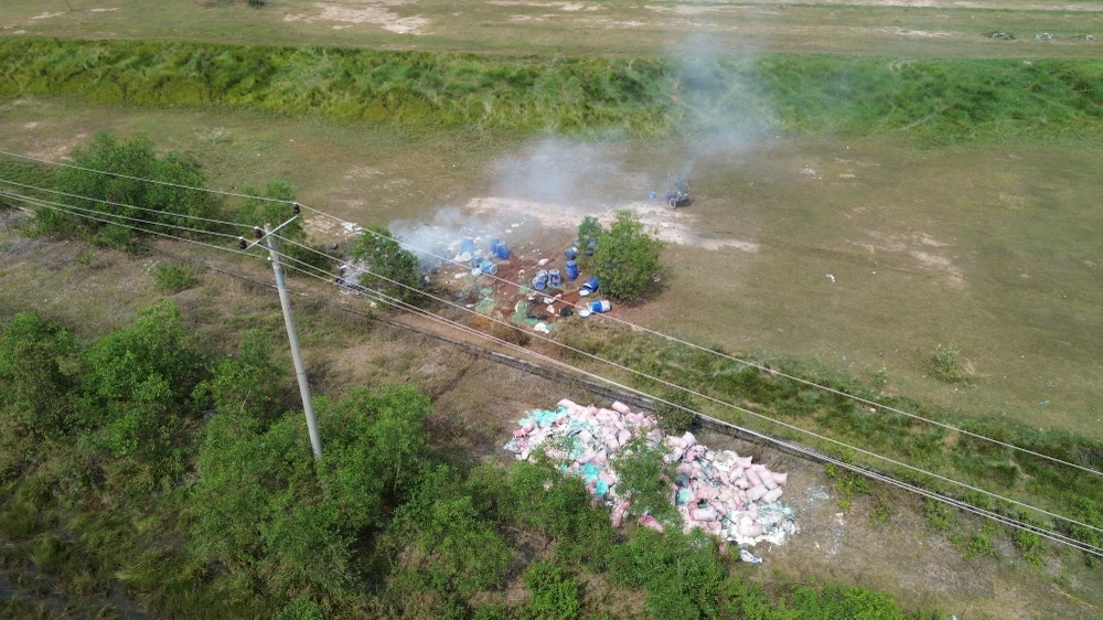 Con đường rác 4.JPG