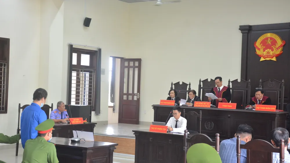 Mâu thuẫn trong cuộc nhậu chuyện công ty mình chế độ tốt