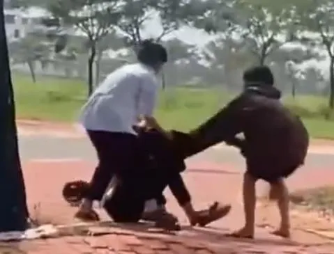 nữ sinh lớp 8 3.jpeg