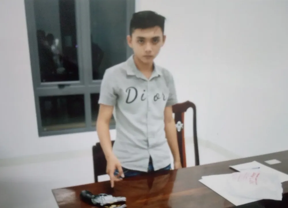 dùng súng giải quyết mâu thuẫn