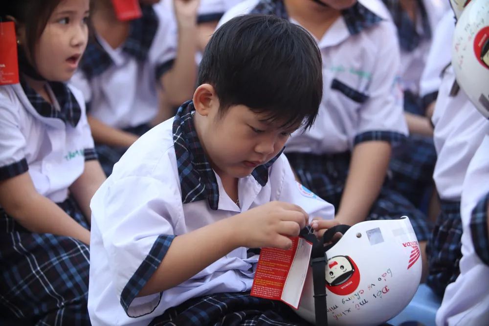 mũ bảo hiểm (3).JPG