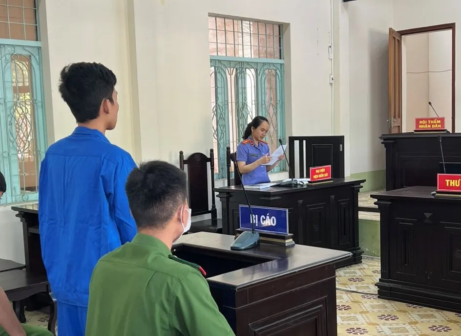 vận chuyển pháo lậu (1).jpg