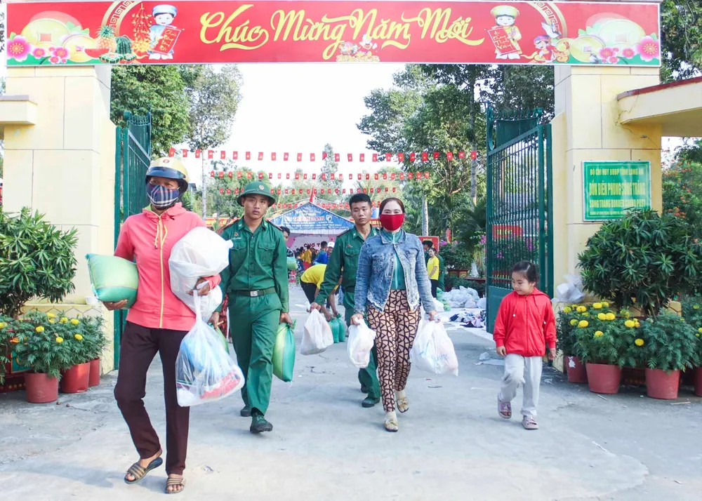 Chợ Tết yêu thương.JPG