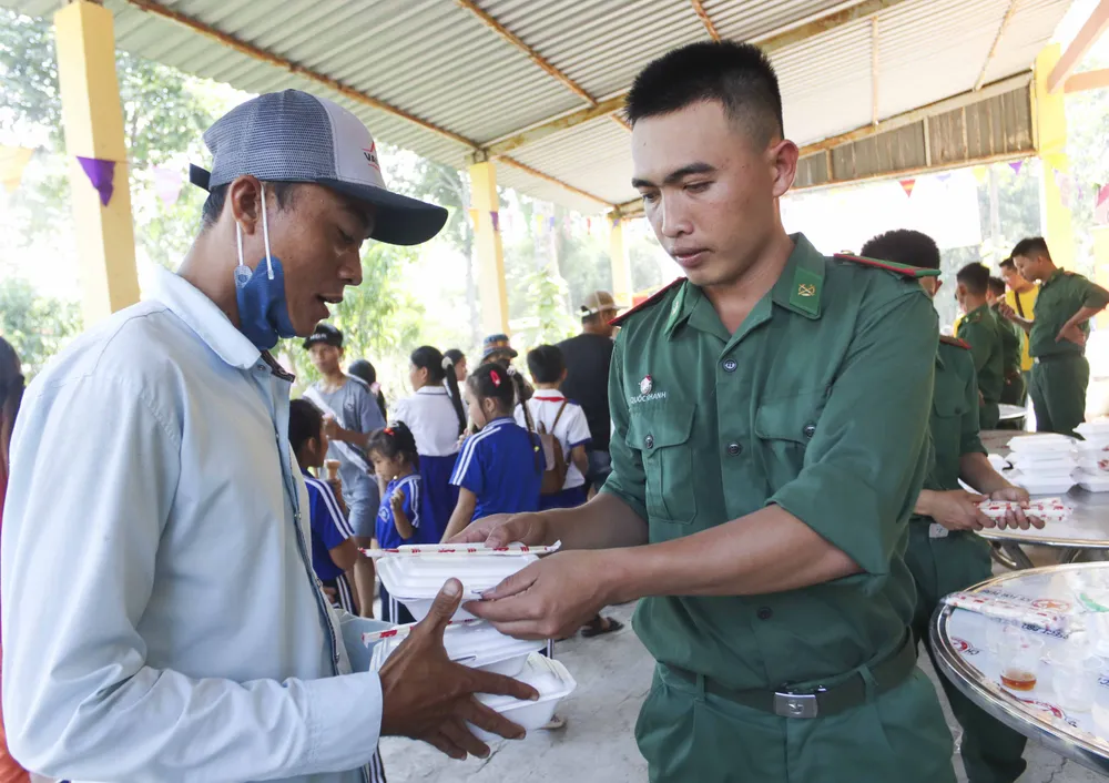 Chợ Tết yêu thương.JPG