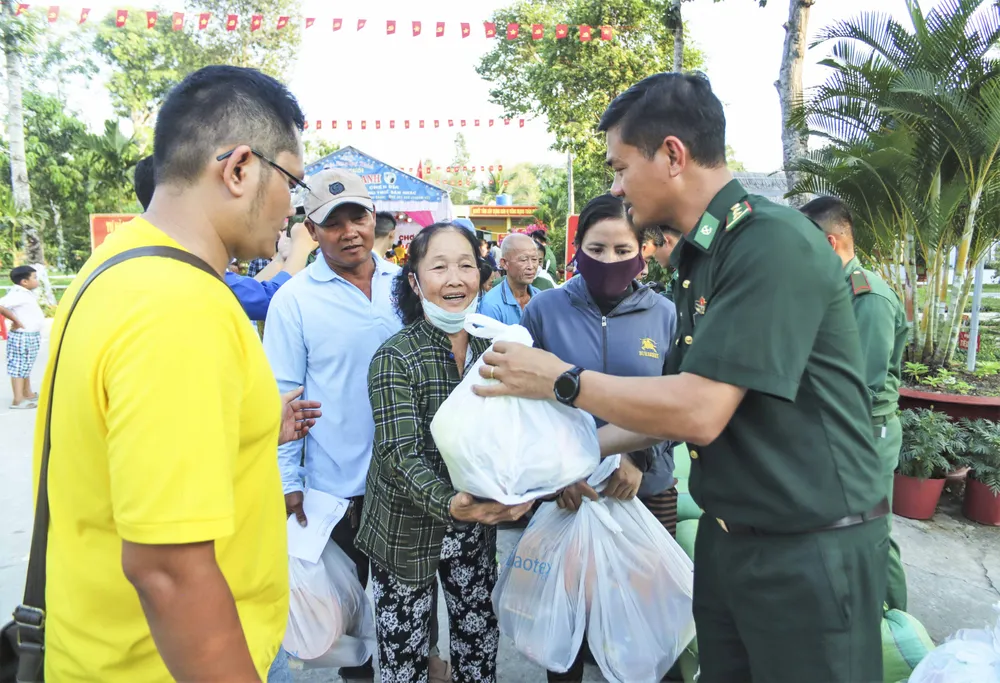 Chợ Tết yêu thương.JPG