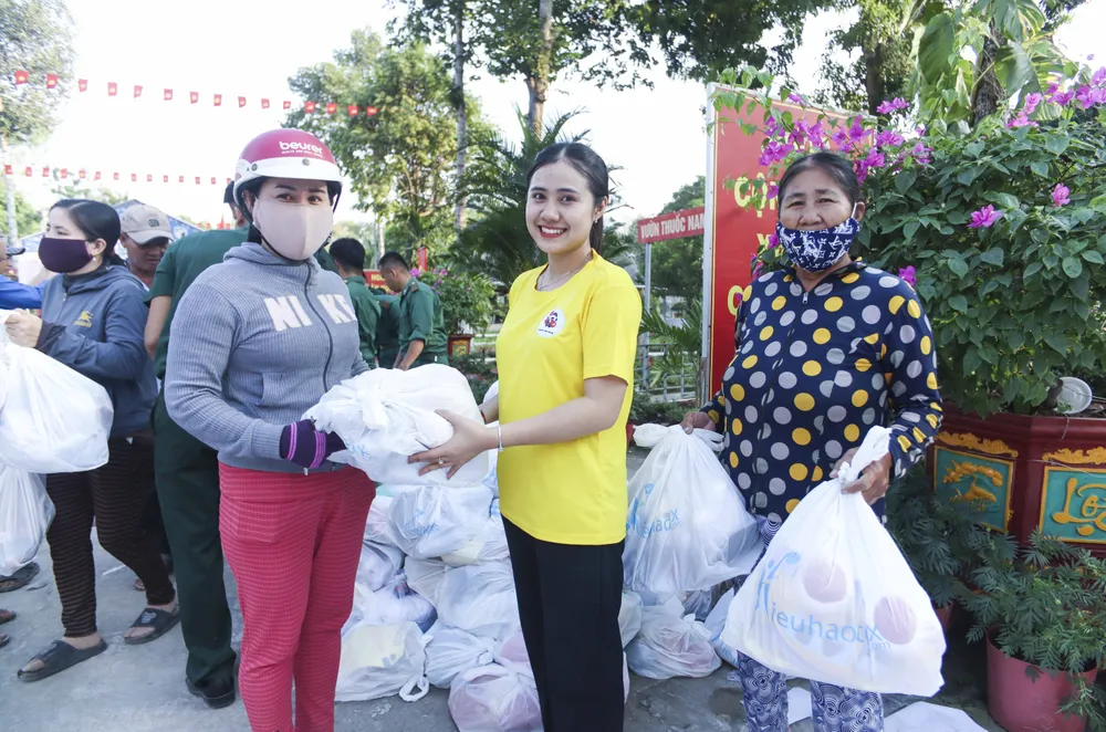 Chợ Tết yêu thương.JPG