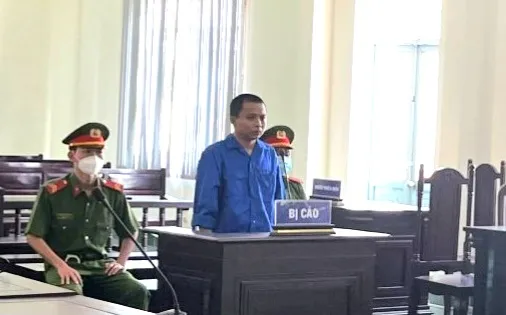 Dùng súng bắn người.jpg