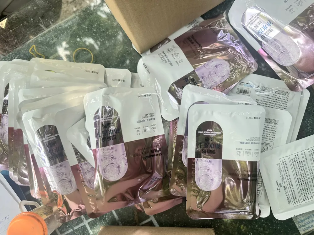 mỹ phẩm không rõ nguồn gốc (1).jpg