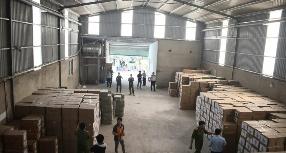 mỹ phẩm không rõ nguồn gốc (2).jpg