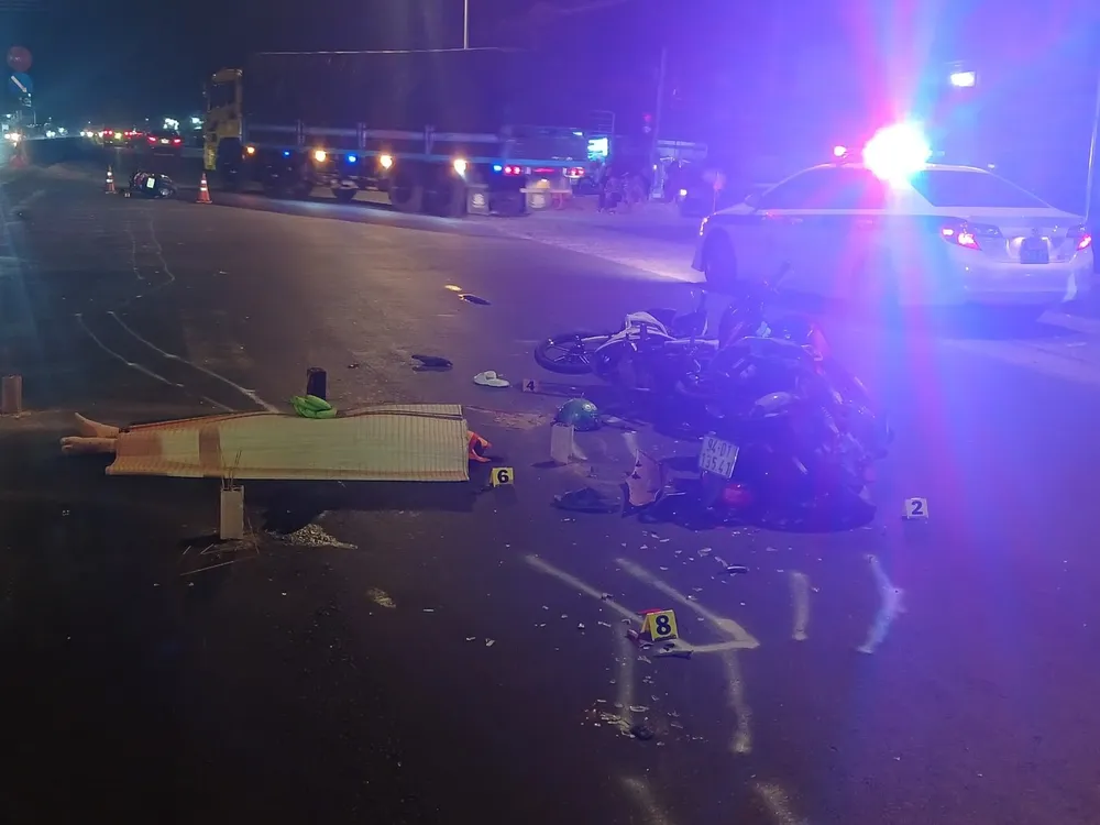 Tai nạn liên hoàn.jpg