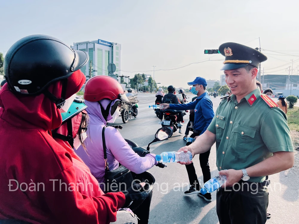Công an Long An (1).jpg