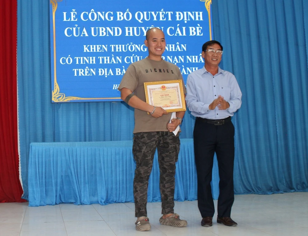 bé trai 3 tuổi.jpg