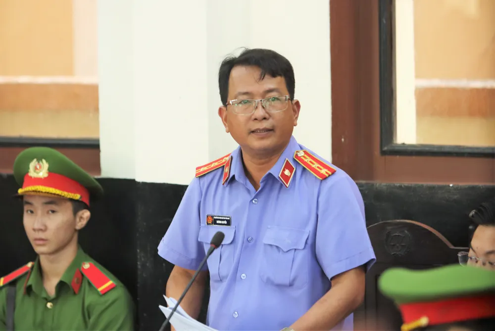 bắn nhau trước quán karaoke XO (3).jpg