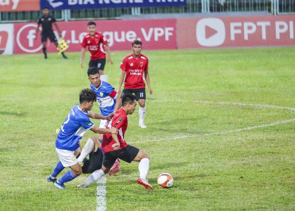 Long An có chiến thắng 1-0 trước Đồng Tháp (2).JPG