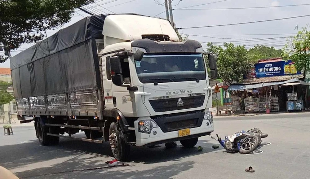Hiện trường vụ tai nạn. Ảnh: CTV người đàn ông đi xe máy 1.jpg