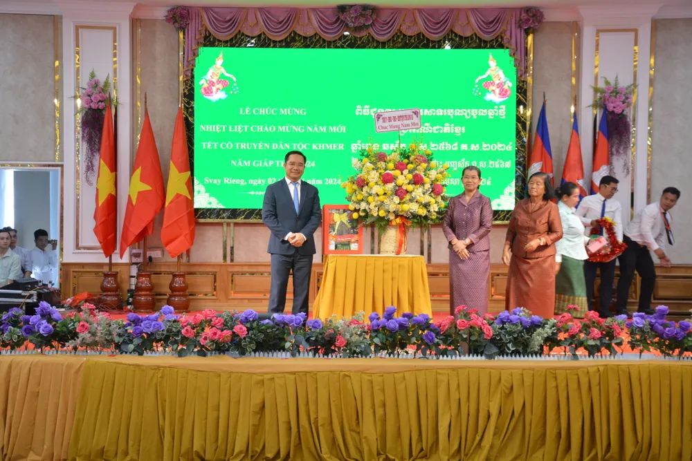 chúc Tết cổ truyền Chol ChnamThmay (5).JPG