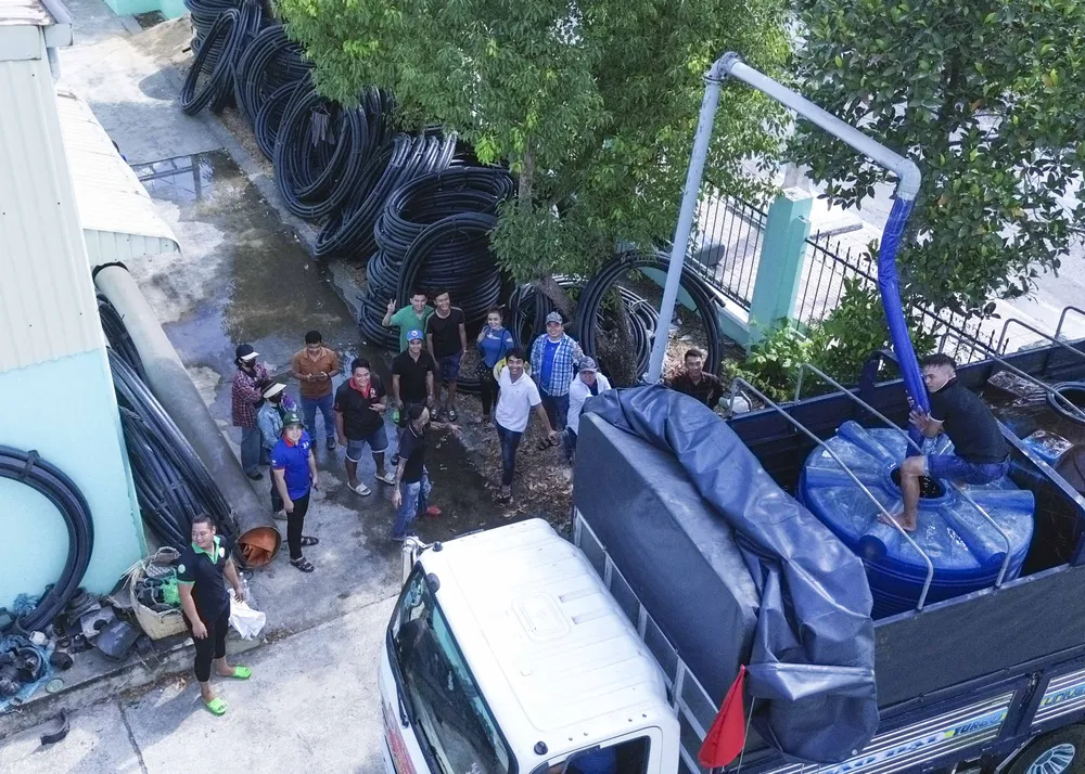 Giọt nước nghĩa tình (2).JPG