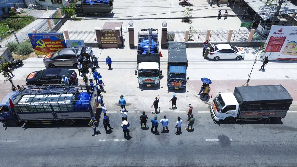 Giọt nước nghĩa tình (4).JPG