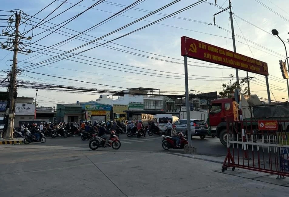 xe khách bốc cháy trên cao tốc 2.jpg