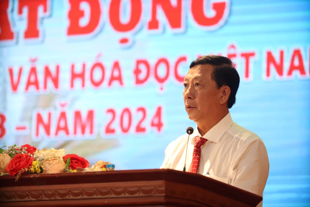Ông Nguyễn Bá Luân, Giám đốc Sở TT&TT tỉnh Long An phát biểu tại lễ phát động. Ảnh: HD Ngày Sách và Văn hóa đọc Việt Nam (5).JPG