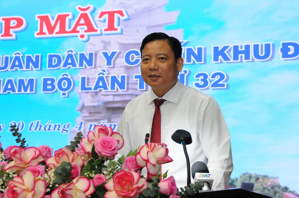 Ông Phạm Tấn Hòa, Phó Chủ tịch UBND tỉnh Long An, phát biểu tại buổi họp mặt. Ảnh:HD Quân Dân y Chiến khu Đ (9).jpg