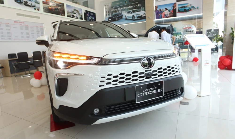 Toyota Corolla Cross 2024 thay đổi đáng kể về ngoại thất phía trước xe. Ảnh: HD Corolla Cross 2.jpg