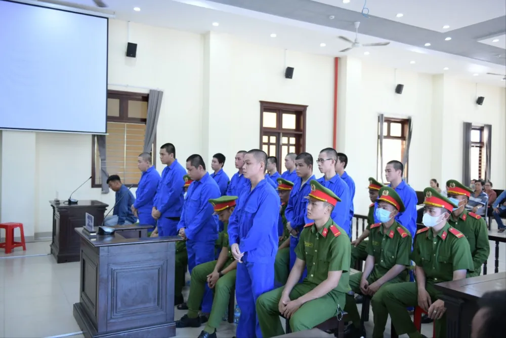 Nhóm thanh niên dùng dao chém người vì bị nói nhìn đểu. Ảnh: HD bị nói nhìn đểu.jpg
