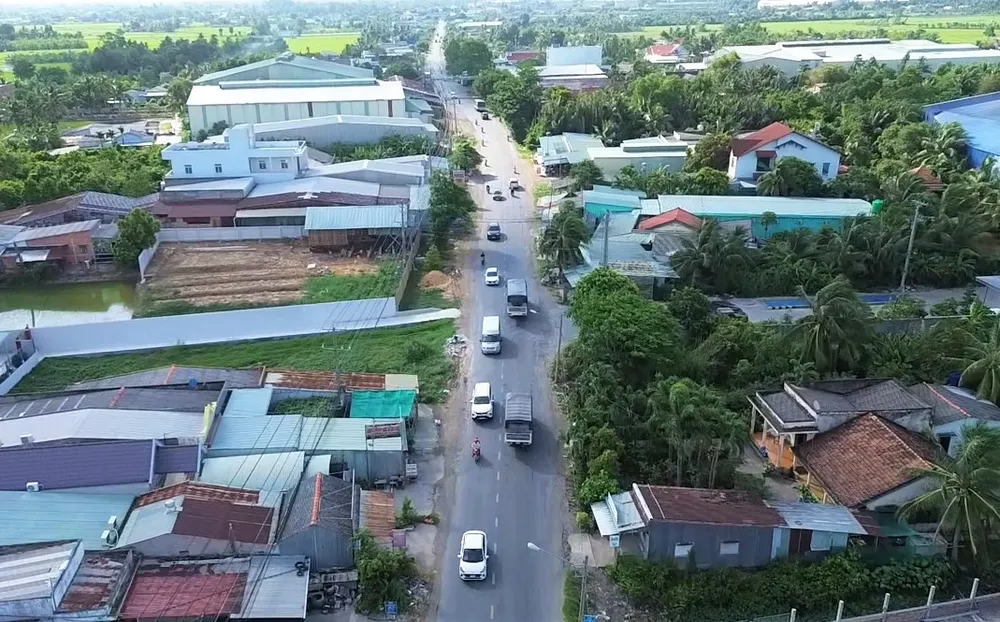 Quốc lộ 62 là tuyến giao thông huyết mạch từ TP Tân An đi về các huyện biên giới Long An. Ảnh: HD Quốc lộ 62 5.jpg