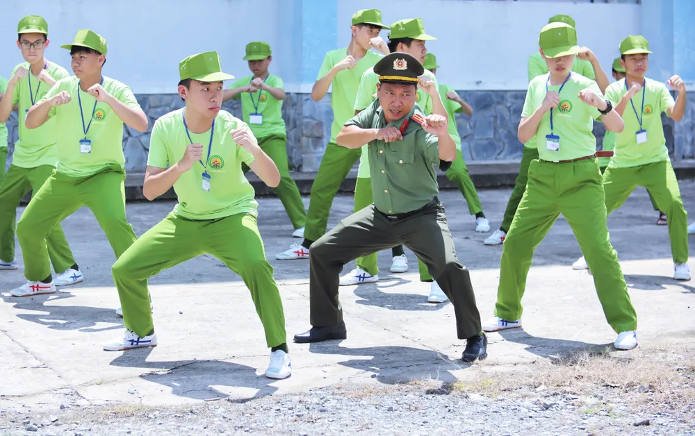 Học làm chiến sĩ Công an (12).jpg
