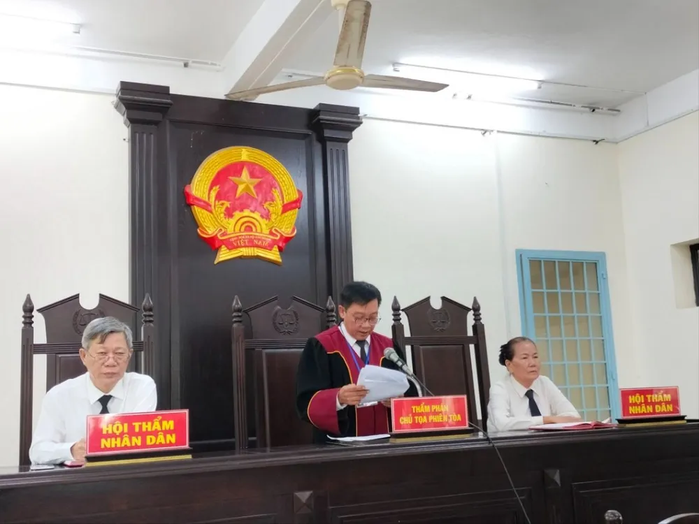 cô gái 18 tuổi bị mua bán nhiều lần.jpg