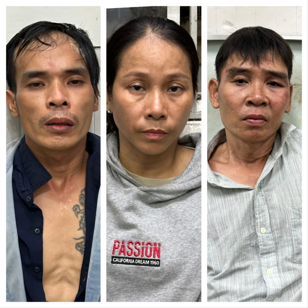 3 trong 4 nghi phạm trộm xe máy bị công an bắt giữ. Ảnh: CA Trộm xe máy.jpg