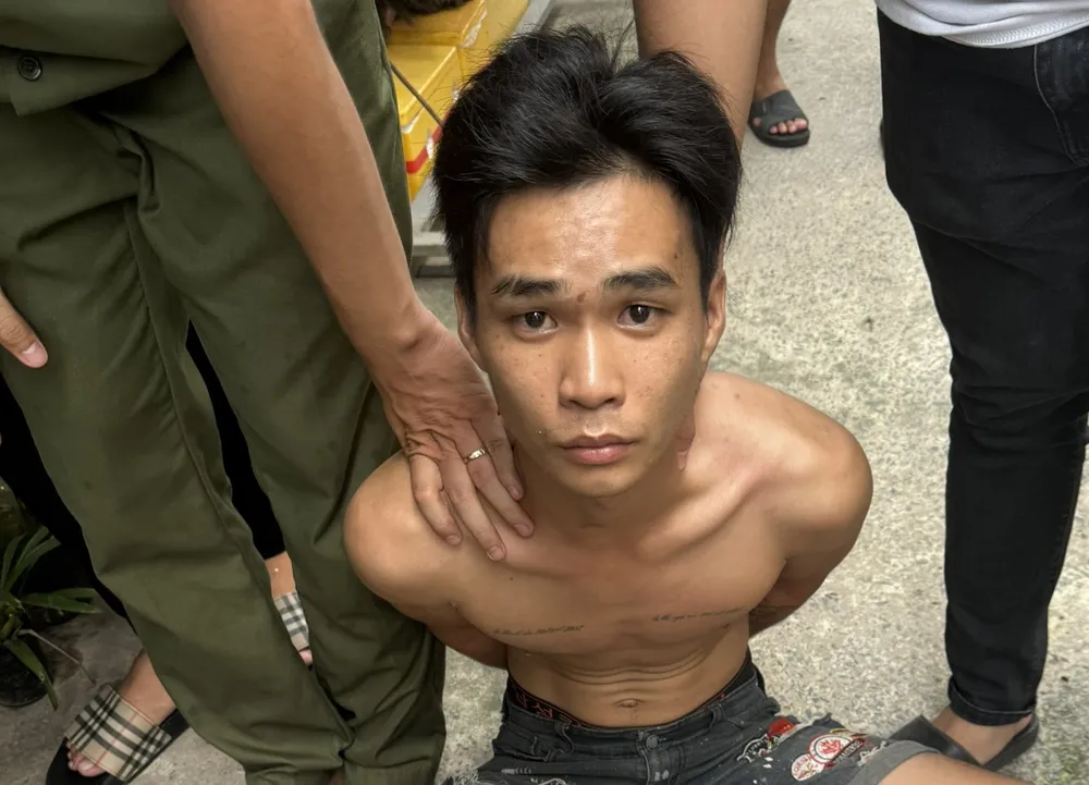 Lê Thành Dư bị bắt sau 11h giết người lái xe ôm. Ảnh: CA Kẻ sát hại tài xế xe ôm ở Long An vì thiếu 150.000 đồng trả công cho cuốc xe