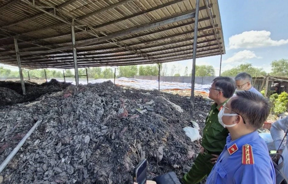 gây ô nhiễm môi trường.jpg