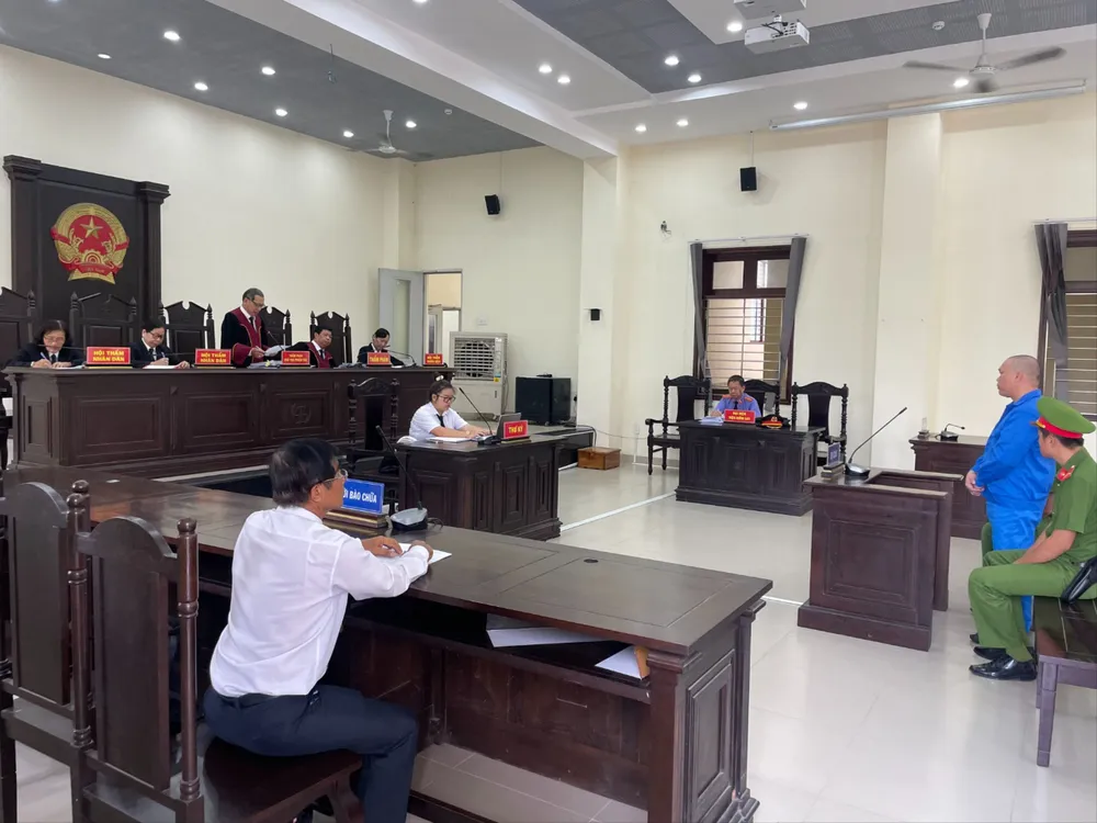 Phiên tòa xét xử bị cáo Nguyễn Trường Thành vận chuyển thuê hơn 4 kg ma túy. Ảnh: HD vận chuyển thuê hơn 4 kg ma túy.jpg