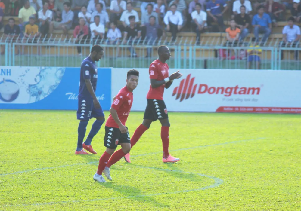 Đội bóng Long An.JPG