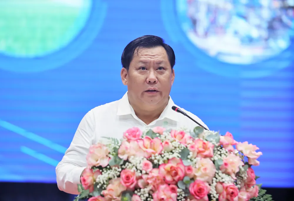 Ông Huỳnh Văn Sơn, Phó chủ tịch UBND tỉnh Long An phát biểu tại buổi đối thoại. Ảnh: HD tháo gỡ khó khăn (3).JPG