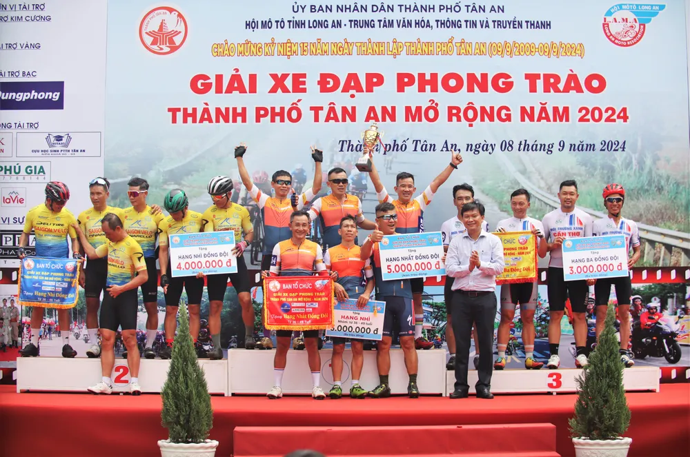 giải đua xe đạp.jpg