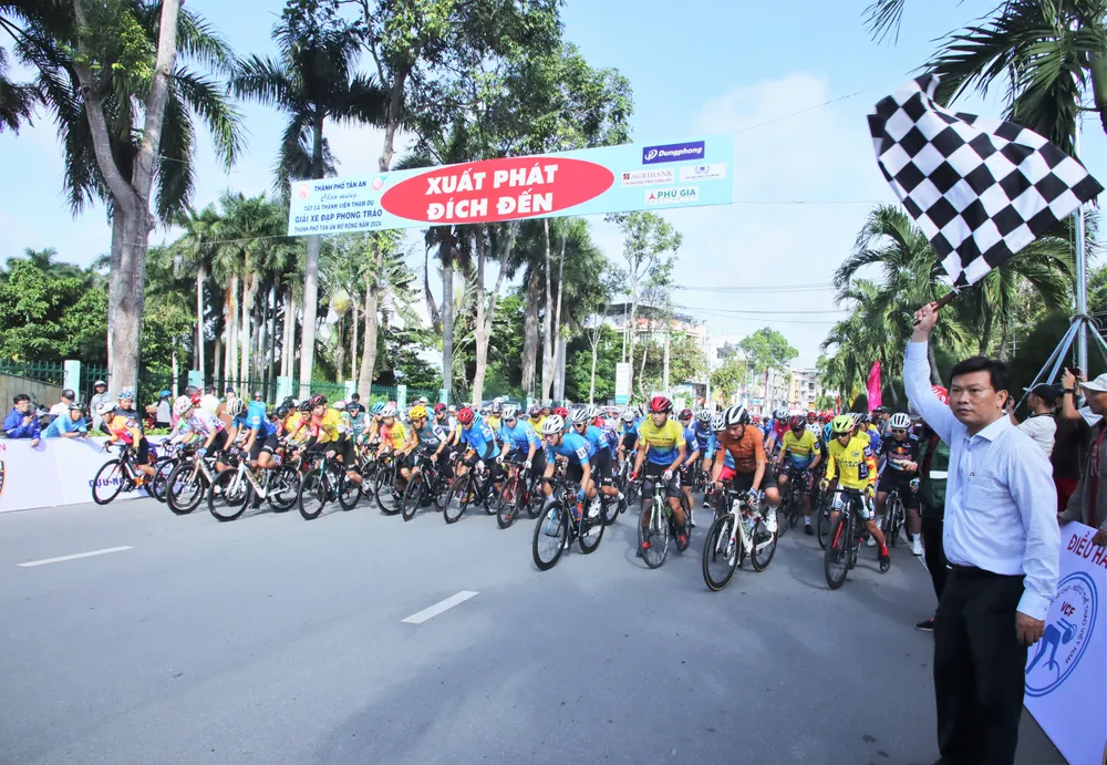 giải đua xe đạp 4.jpg