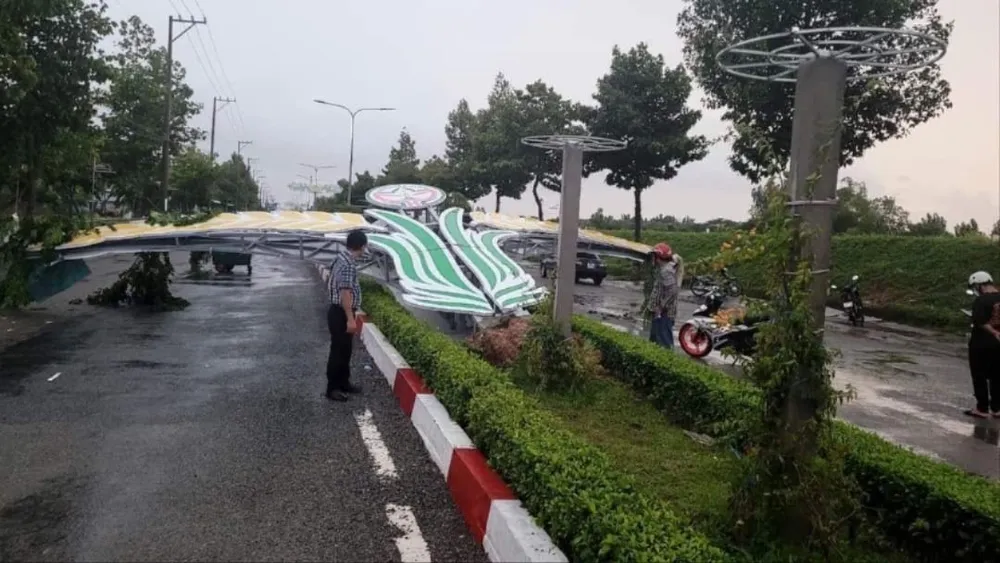 tốc mái 5 căn nhà.jpg